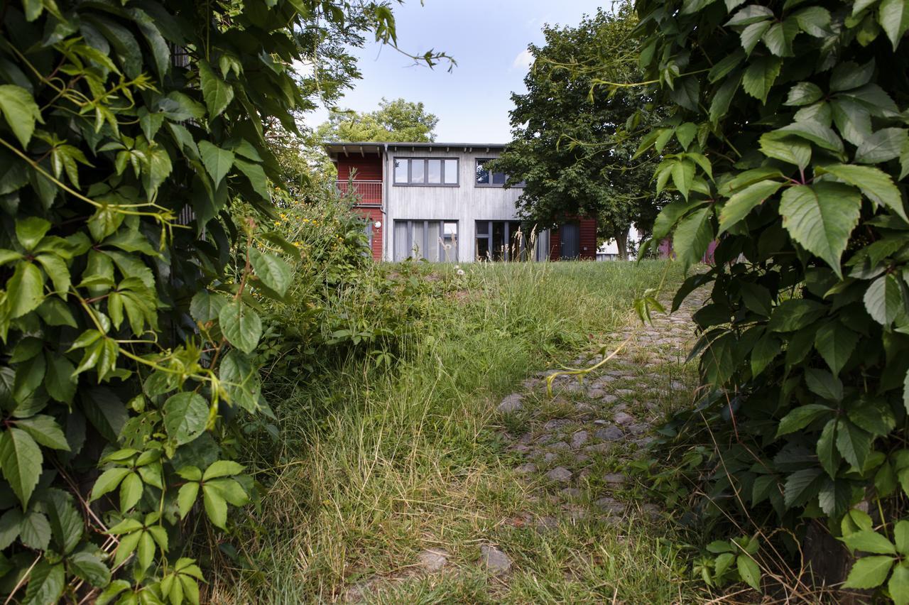 Basiskulturfabrik Oeko-Hotel Neustrelitz Exterior foto